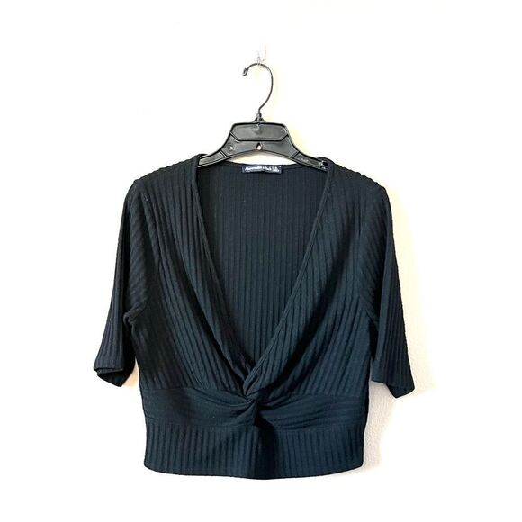 Abercrombie & Fitch Cropped Twist Front Knit Top - Picture 1 of 8
